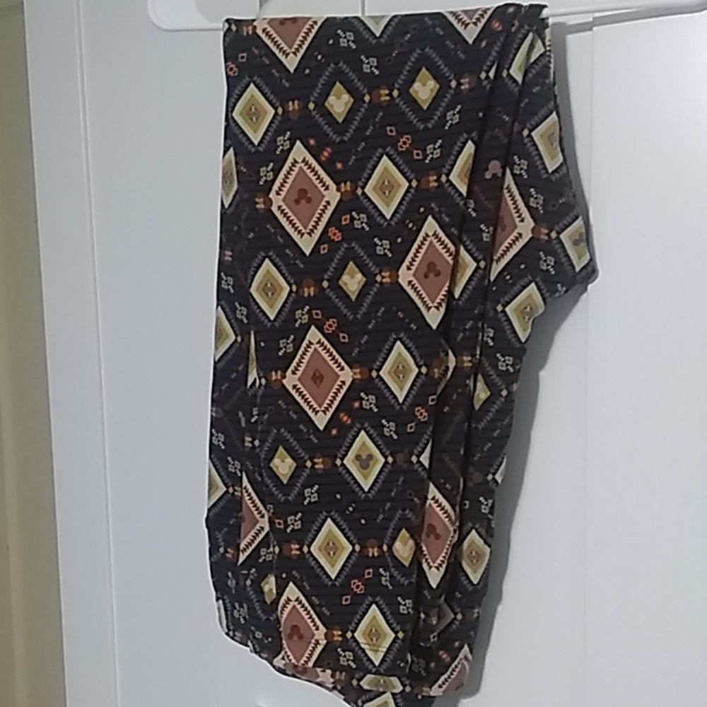 LulaRoe tall and curvy (TC2) Disney leggings